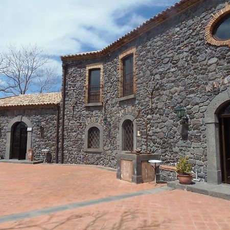 Le Cisterne Dell'Etna Hotel Calcerana-Marina Bagian luar foto