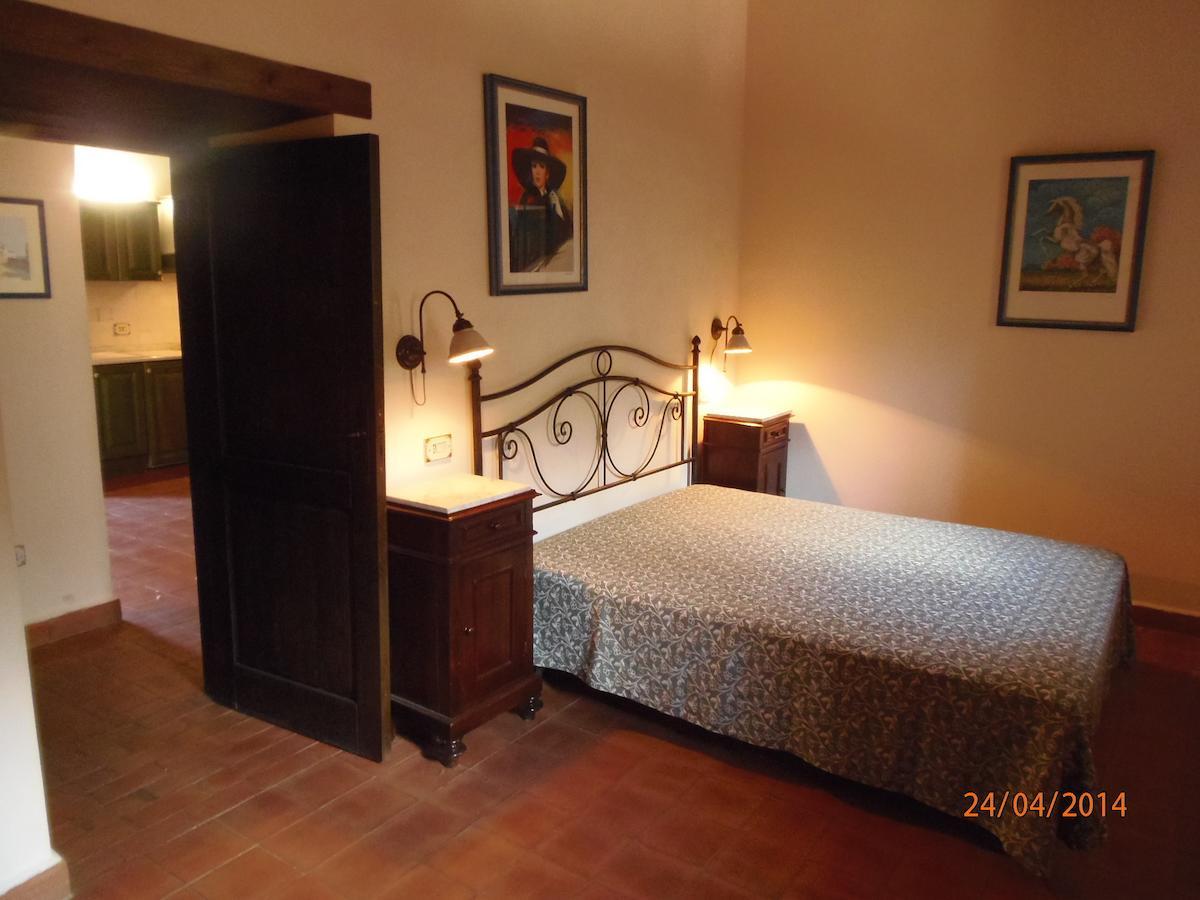 Le Cisterne Dell'Etna Hotel Calcerana-Marina Ruang foto