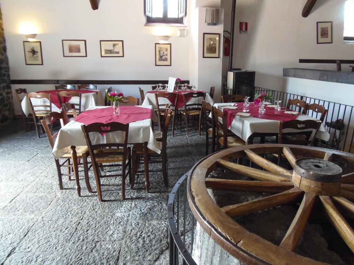 Le Cisterne Dell'Etna Hotel Calcerana-Marina Bagian luar foto