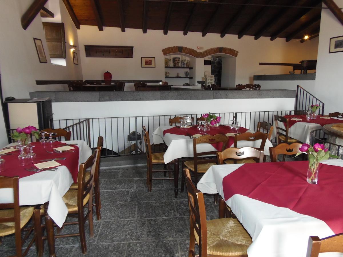 Le Cisterne Dell'Etna Hotel Calcerana-Marina Bagian luar foto