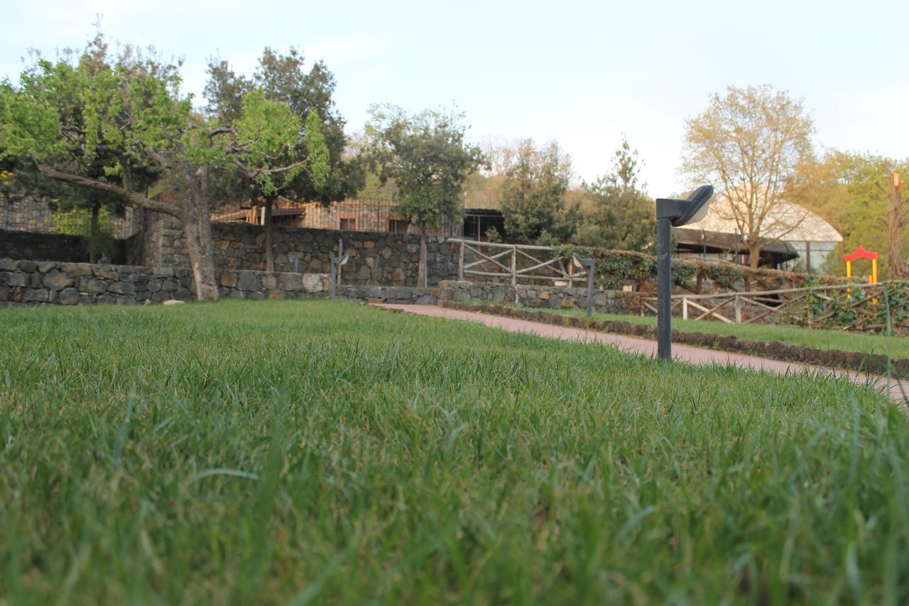 Le Cisterne Dell'Etna Hotel Calcerana-Marina Bagian luar foto