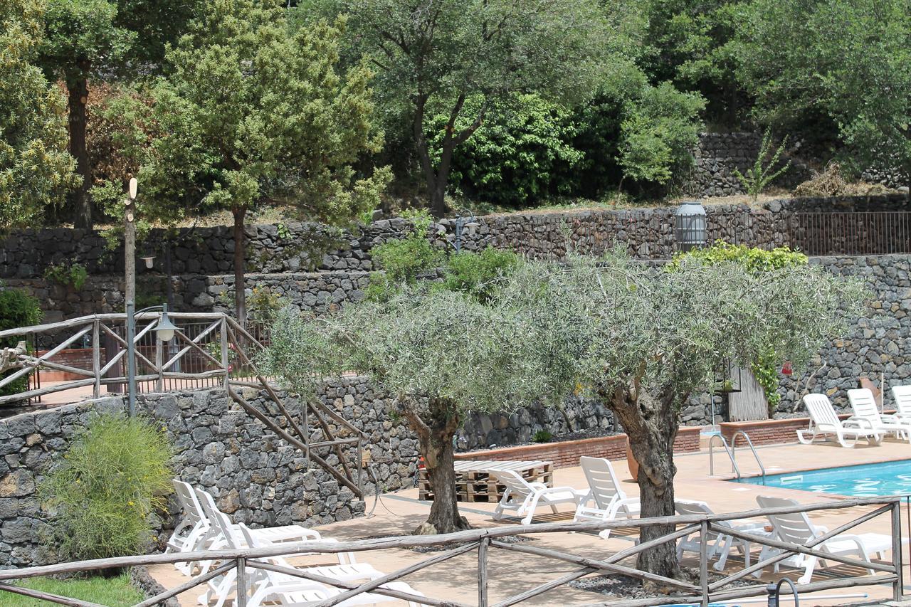 Le Cisterne Dell'Etna Hotel Calcerana-Marina Bagian luar foto