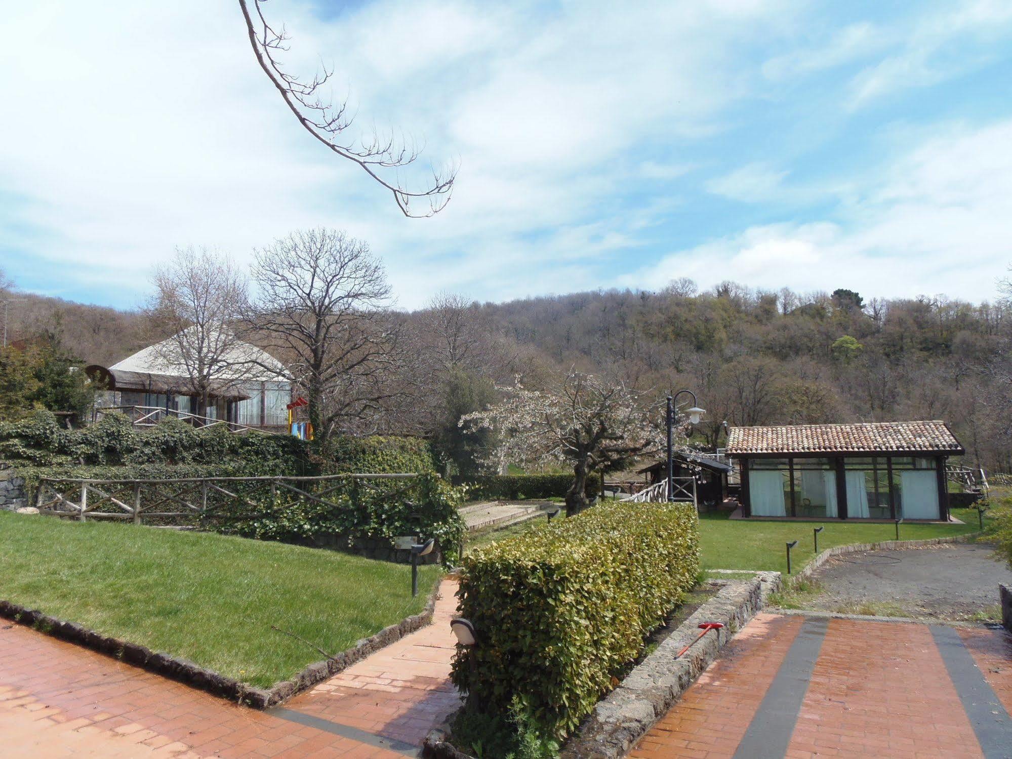 Le Cisterne Dell'Etna Hotel Calcerana-Marina Bagian luar foto